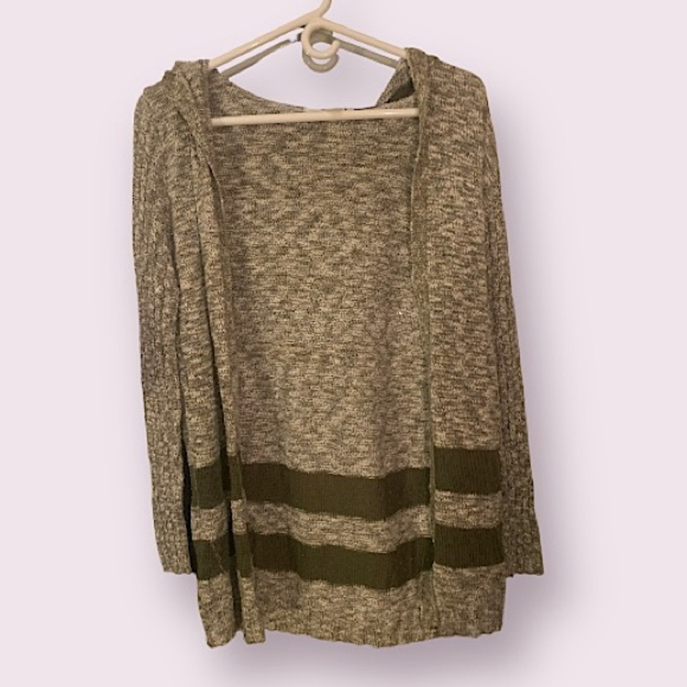 Say What? Women’s green hooded sweater size XL